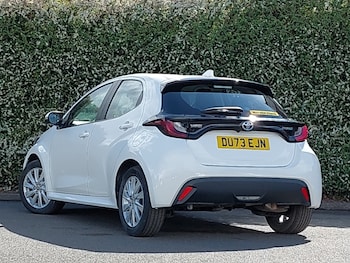 Used Toyota Yaris 2023 for sale - 78572409: Photo