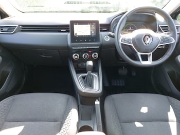 Used Renault Clio 2023 for sale - 78346646: Photo