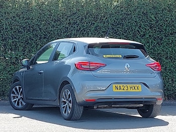 Used Renault Clio 2023 for sale - 78346646: Photo