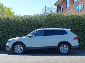 Used Volkswagen Tiguan Allspace 2023 for sale - 78355603: Photo