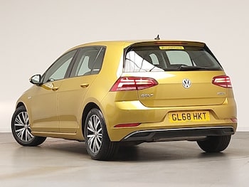 Used Volkswagen Golf 2018 for sale - 78735250: Photo
