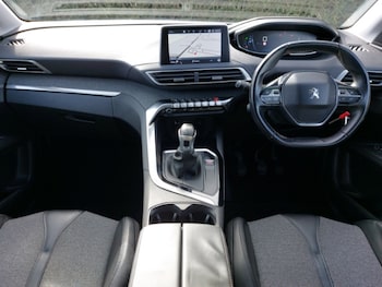 Used Peugeot 3008 2017 for sale - 76248855: Photo 2
