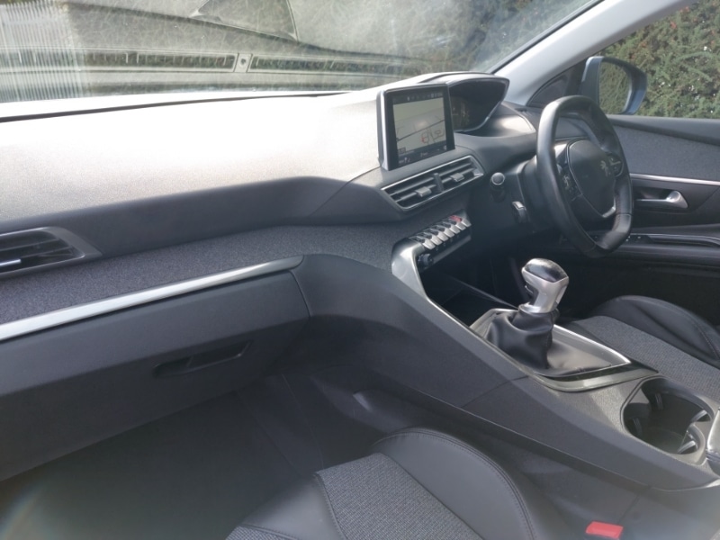 Used Peugeot 3008 2017 for sale - 76248855: Photo 5