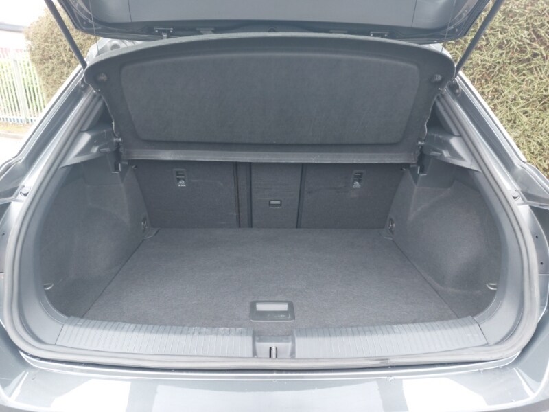 Used Volkswagen T-Roc 2022 for sale - 77818390: Photo 8