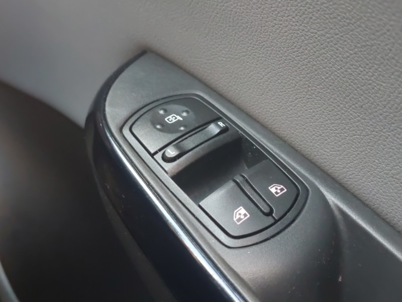 Used Vauxhall Corsa 2016 for sale - 77004660: Photo 18