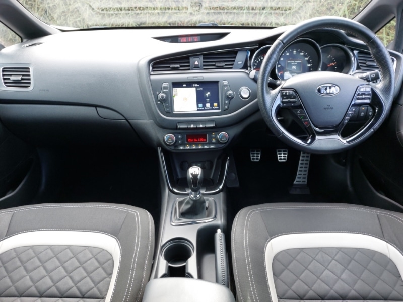Used Kia Ceed 2018 for sale - 76335732: Photo 2