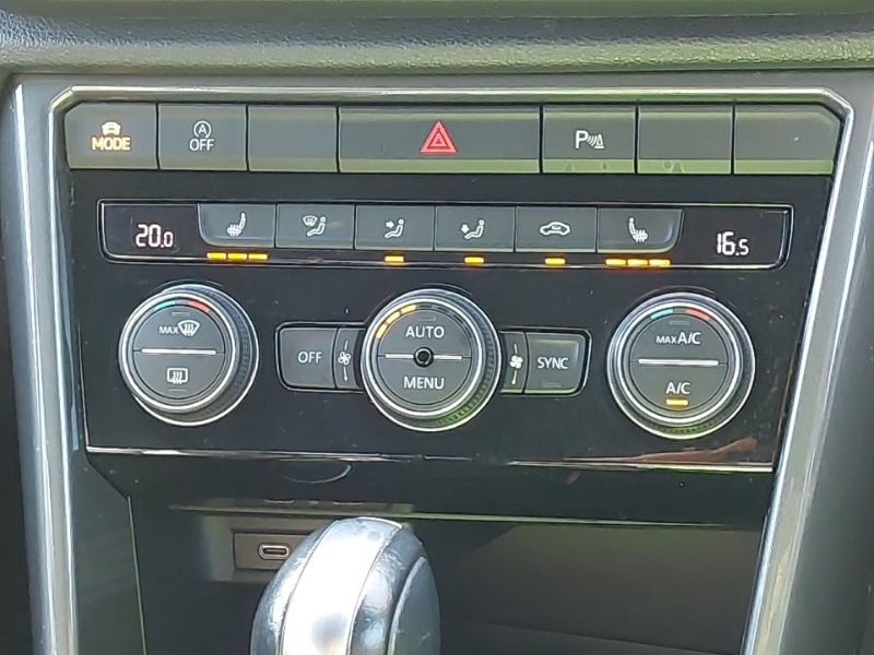 Used Volkswagen T-Roc 2021 for sale - 77933211: Photo 16