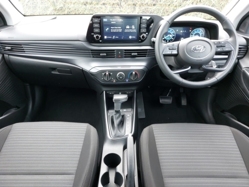 Used Hyundai i20 2023 for sale - 76493049: Photo 2