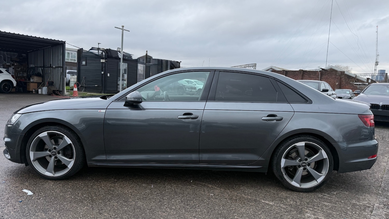 Used Audi A4 2017 for sale - 77020675: Photo 4