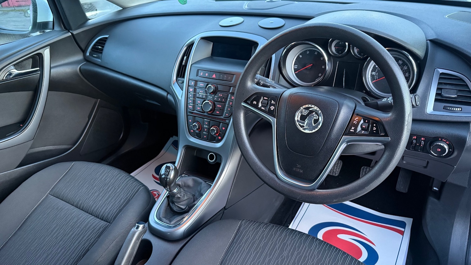 Used Vauxhall Astra 2015 for sale - 77946663: Photo 11