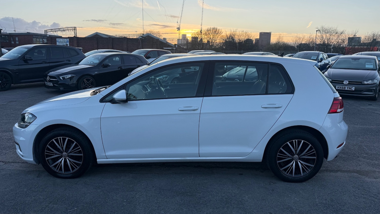 Used Volkswagen Golf 2018 for sale - 77946664: Photo 4