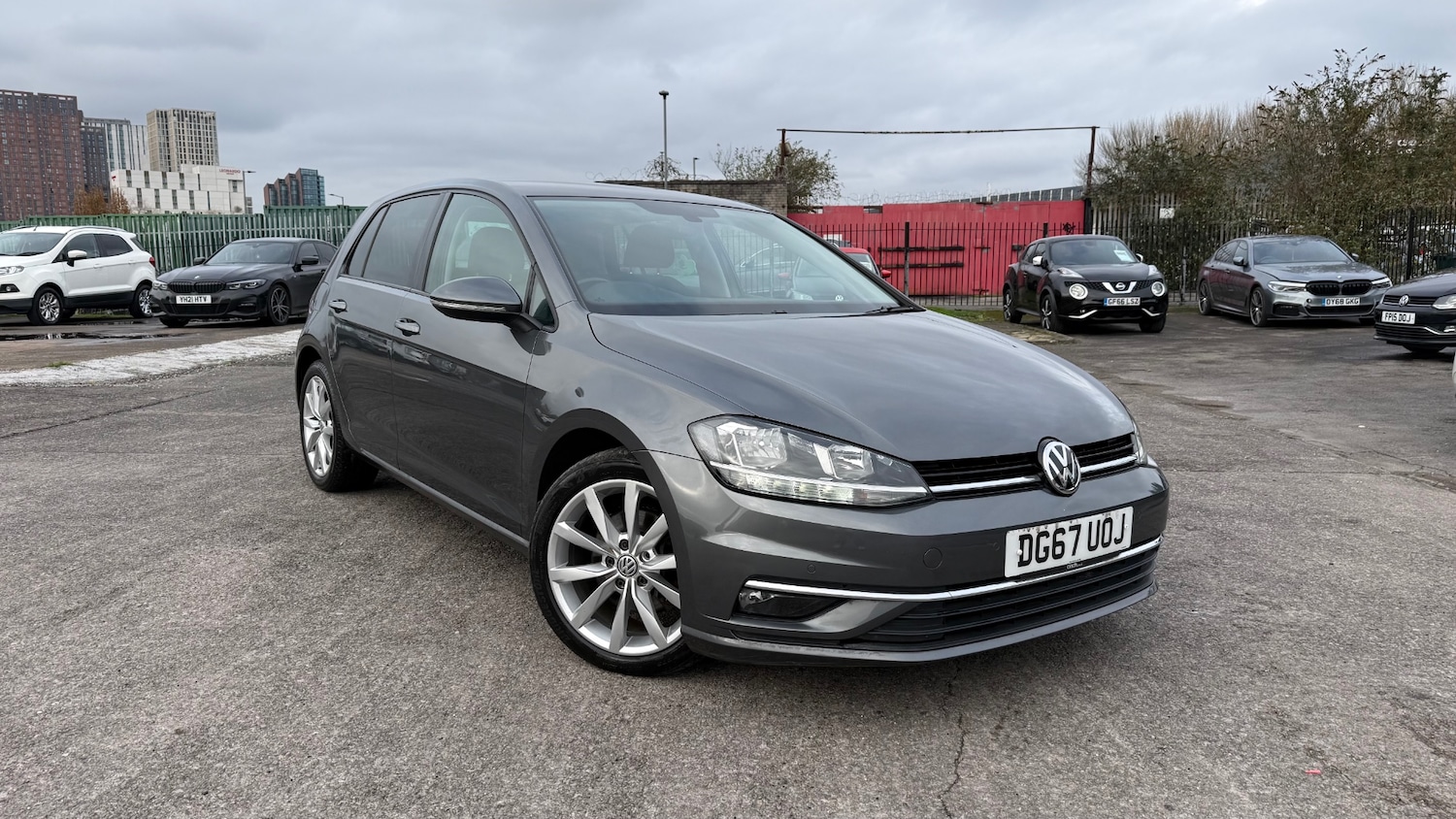 Used Volkswagen Golf 2017 for sale - 76494107: Photo 1