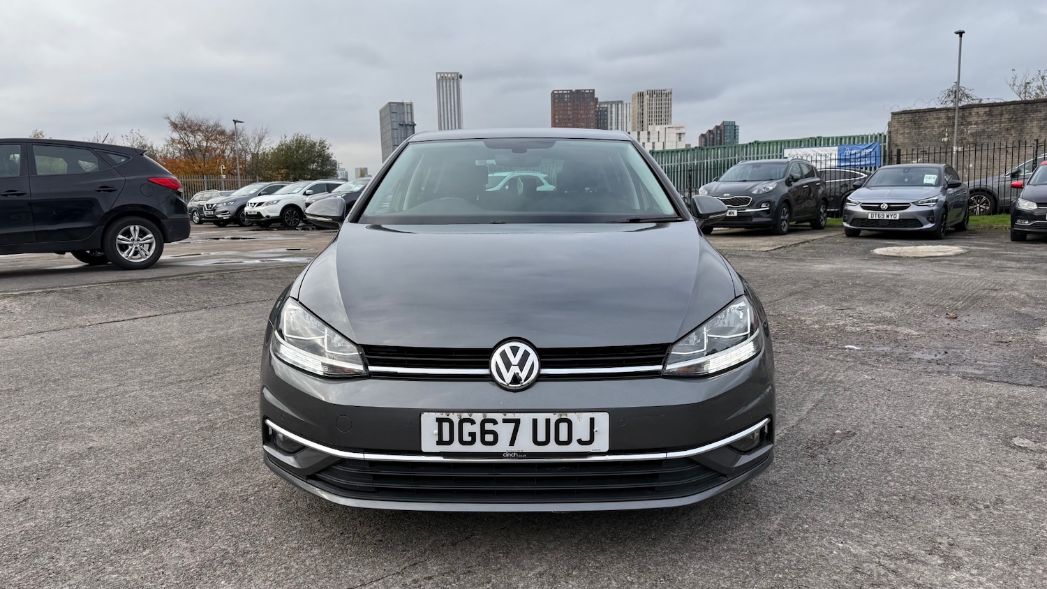 Used Volkswagen Golf 2017 for sale - 76494107: Photo 2