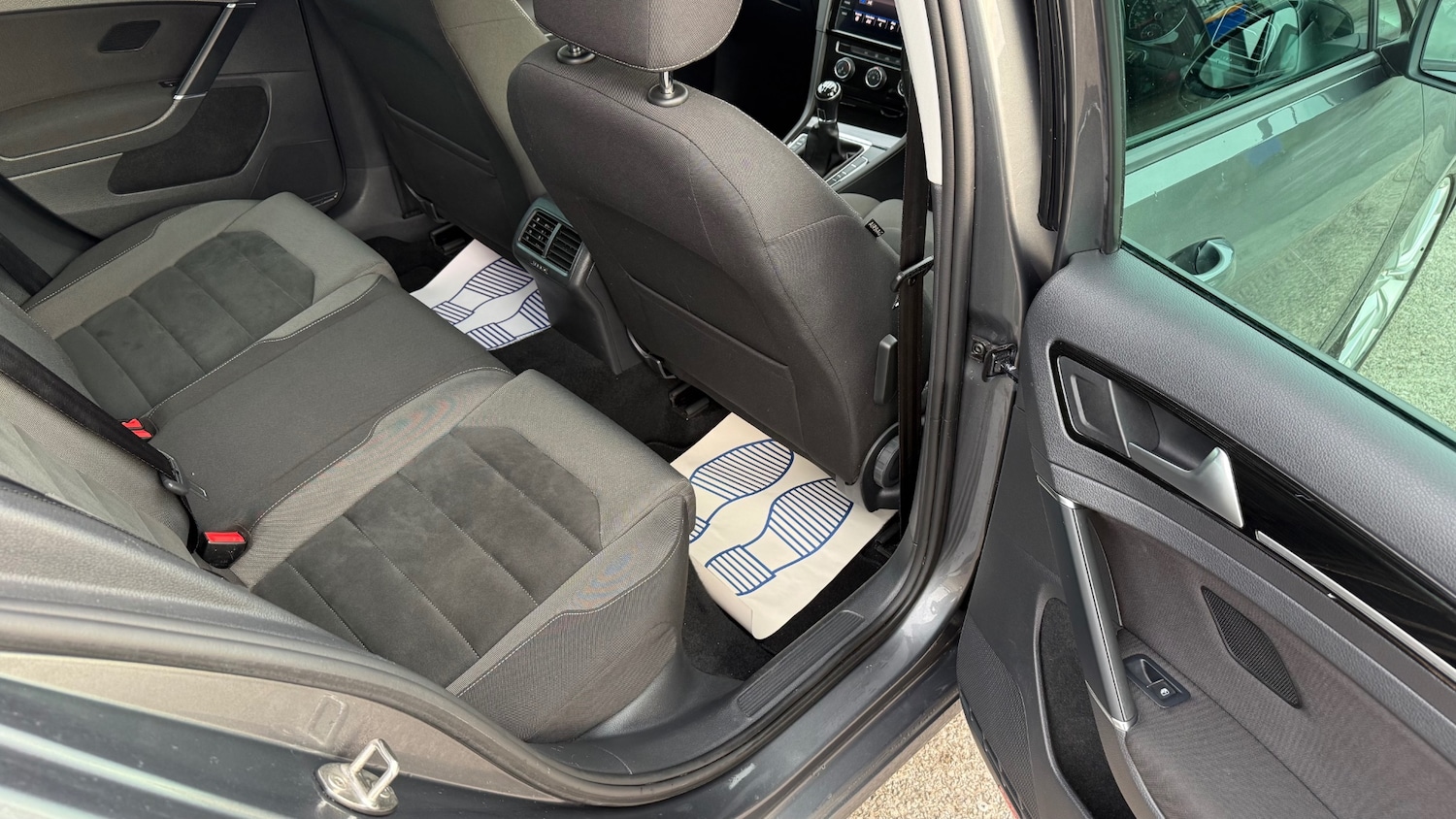 Used Volkswagen Golf 2017 for sale - 76494107: Photo 20