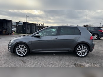 Used Volkswagen Golf 2017 for sale - 76494107: Photo