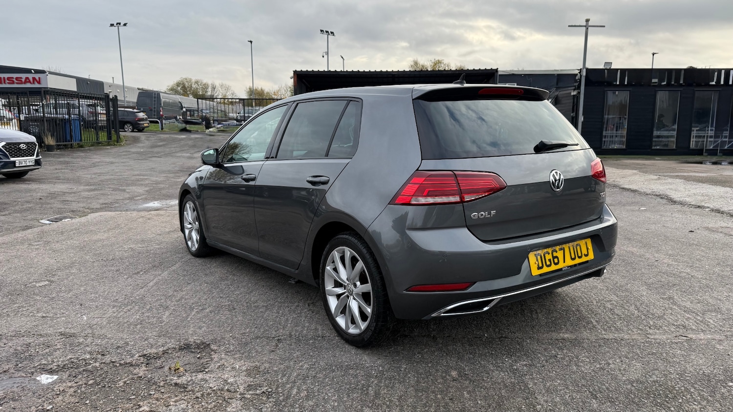 Used Volkswagen Golf 2017 for sale - 76494107: Photo 6