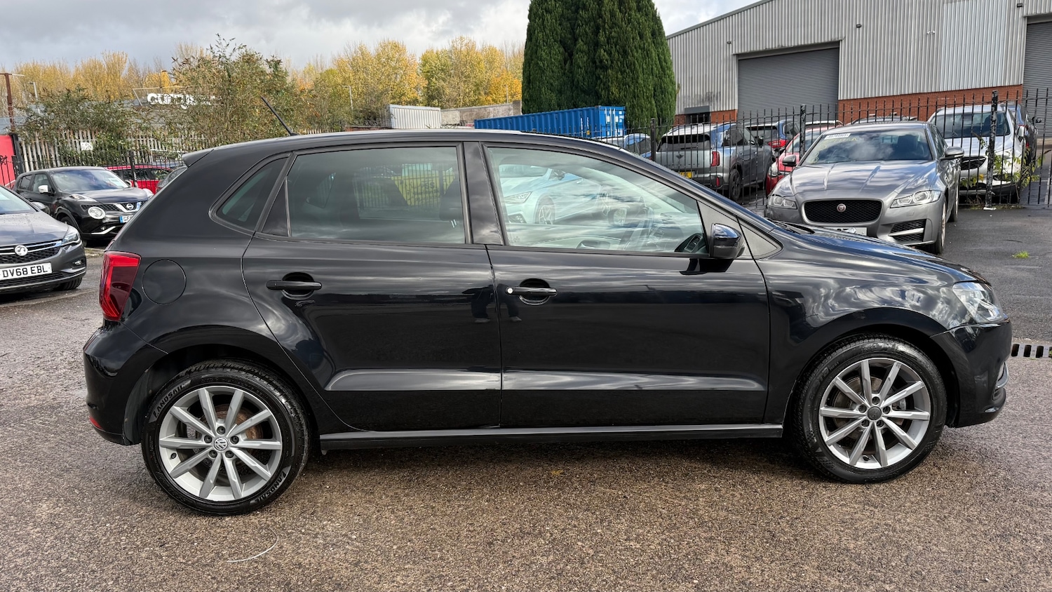 Used Volkswagen Polo 2015 for sale - 76403311: Photo 10