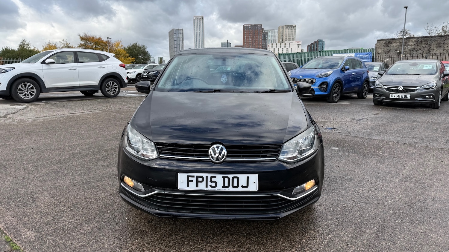 Used Volkswagen Polo 2015 for sale - 76403311: Photo 2