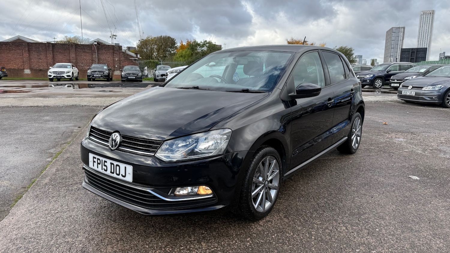 Used Volkswagen Polo 2015 for sale - 76403311: Photo 3