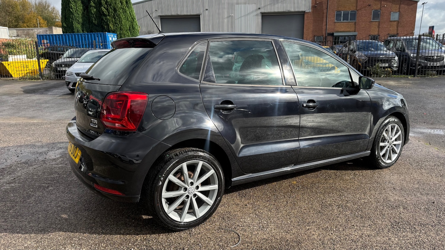 Used Volkswagen Polo 2015 for sale - 76403311: Photo 9