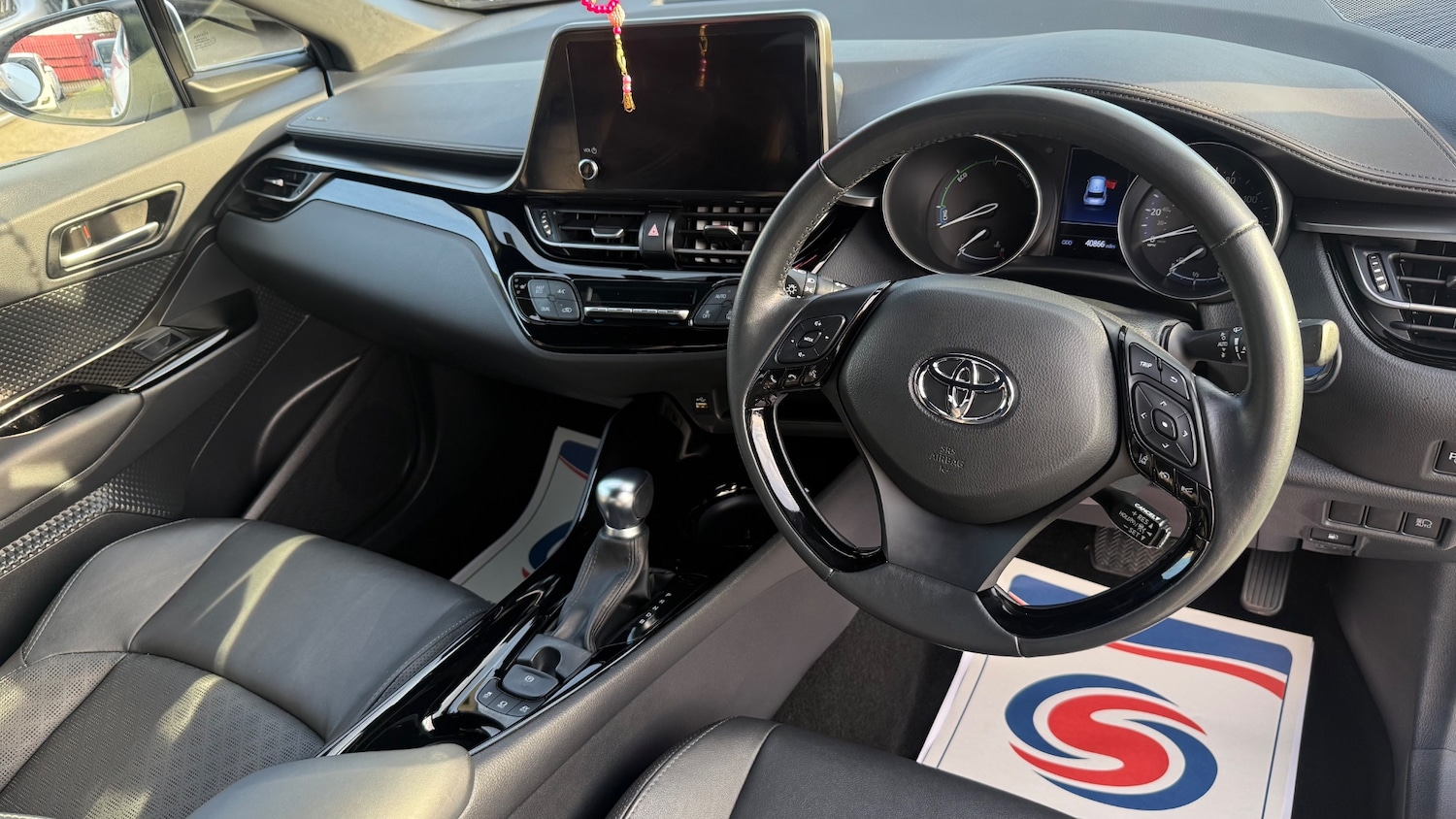 Used Toyota C-HR 2022 for sale - 77946662: Photo 11