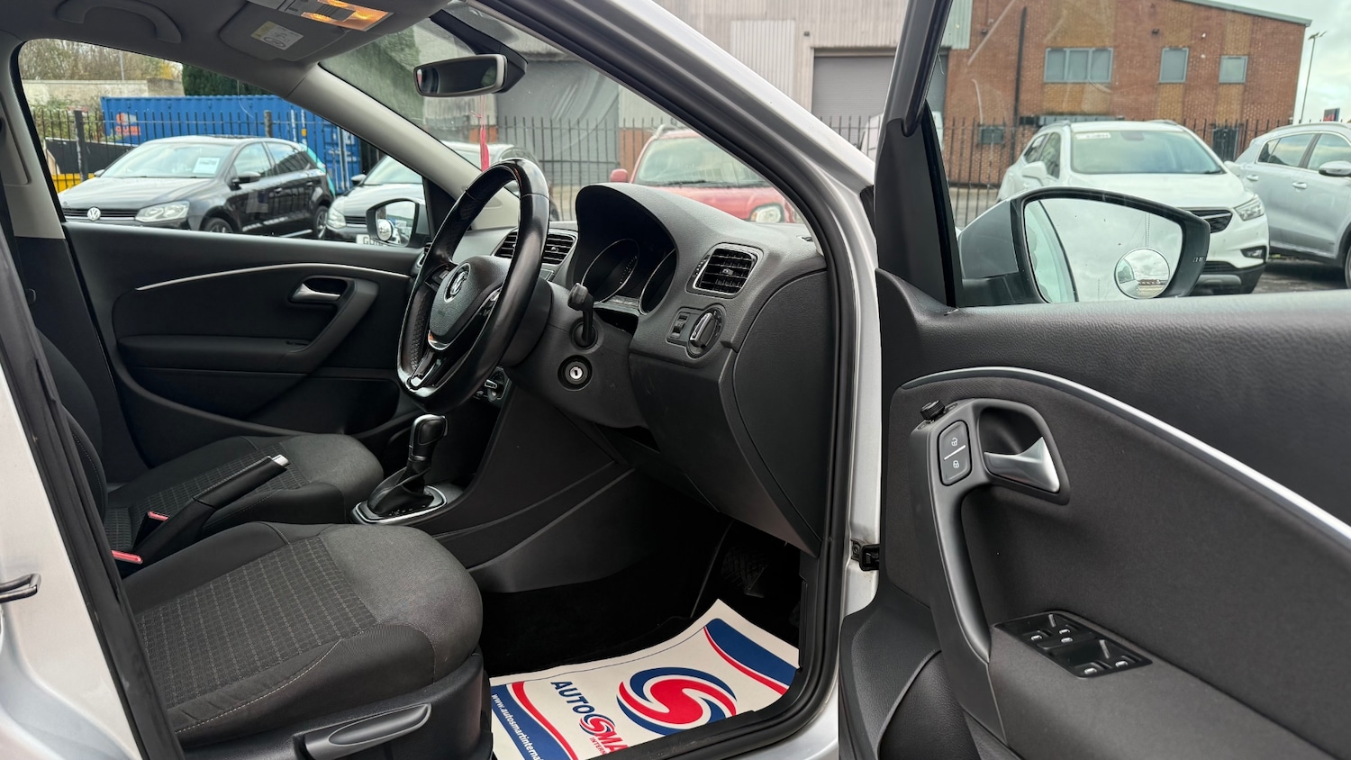 Used Volkswagen Polo 2017 for sale - 76605398: Photo 13