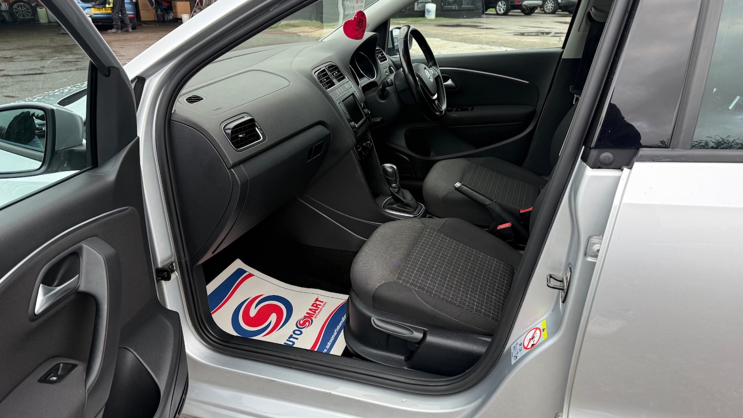 Used Volkswagen Polo 2017 for sale - 76605398: Photo 14