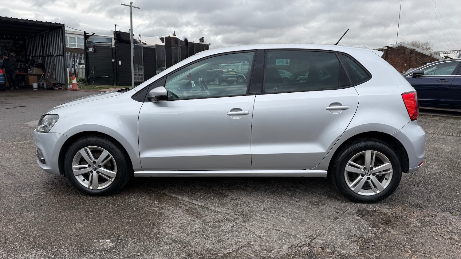 Used Volkswagen Polo 2017 for sale - 76605398: Photo 4