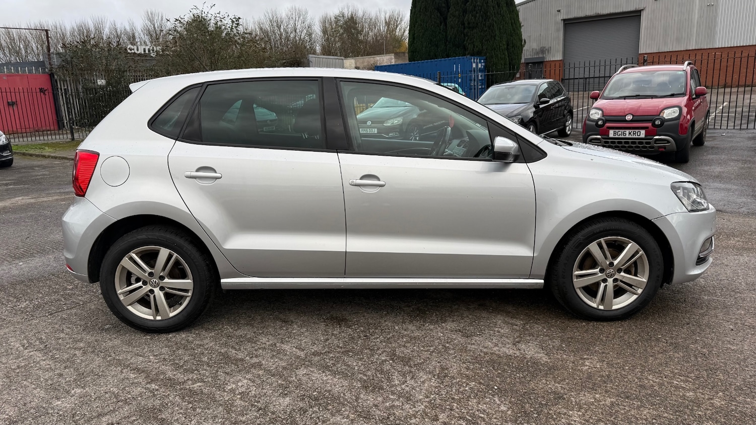 Used Volkswagen Polo 2017 for sale - 76605398: Photo 8