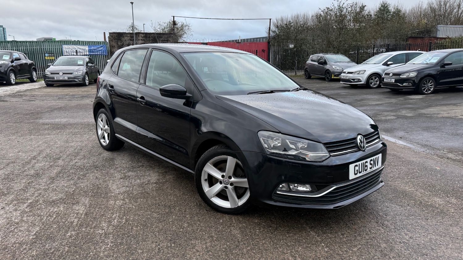Used Volkswagen Polo 2016 for sale - 76589833: Photo 1