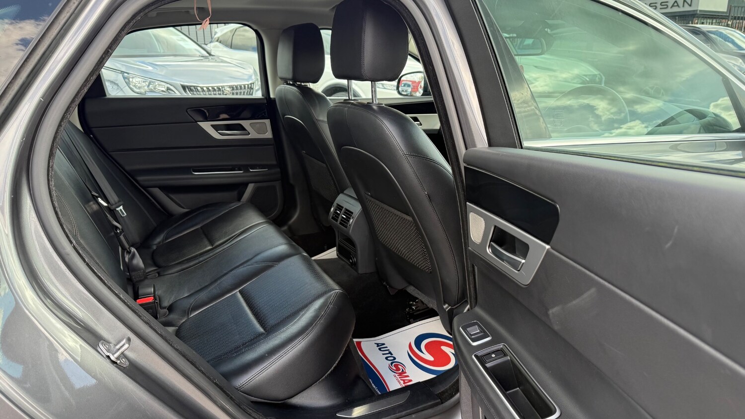 Used Jaguar XF 2017 for sale - 78140427: Photo 15