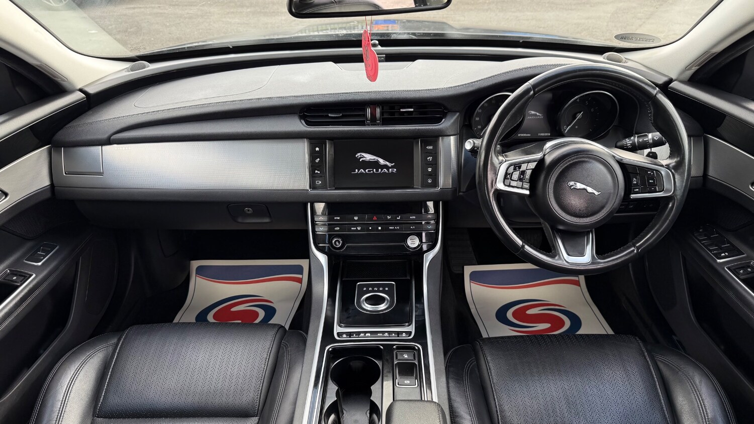 Used Jaguar XF 2017 for sale - 78140427: Photo 16