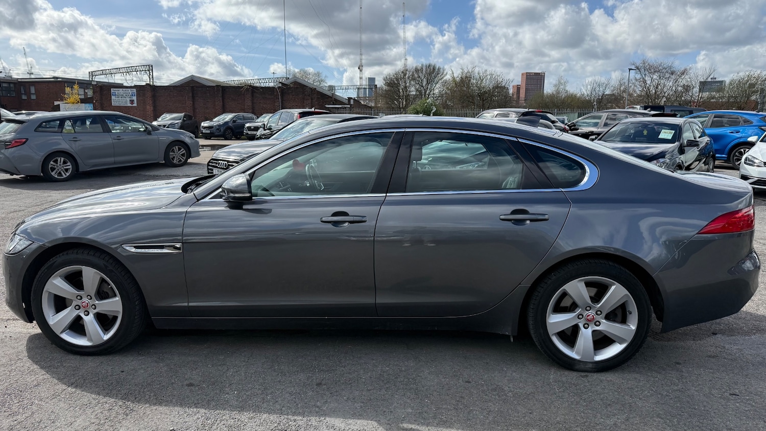 Used Jaguar XF 2017 for sale - 78140427: Photo 4