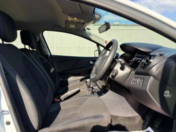 Used Renault Clio 2018 for sale - 74610554: Photo