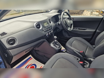 Used Hyundai i10 2018 for sale - 79277575: Photo
