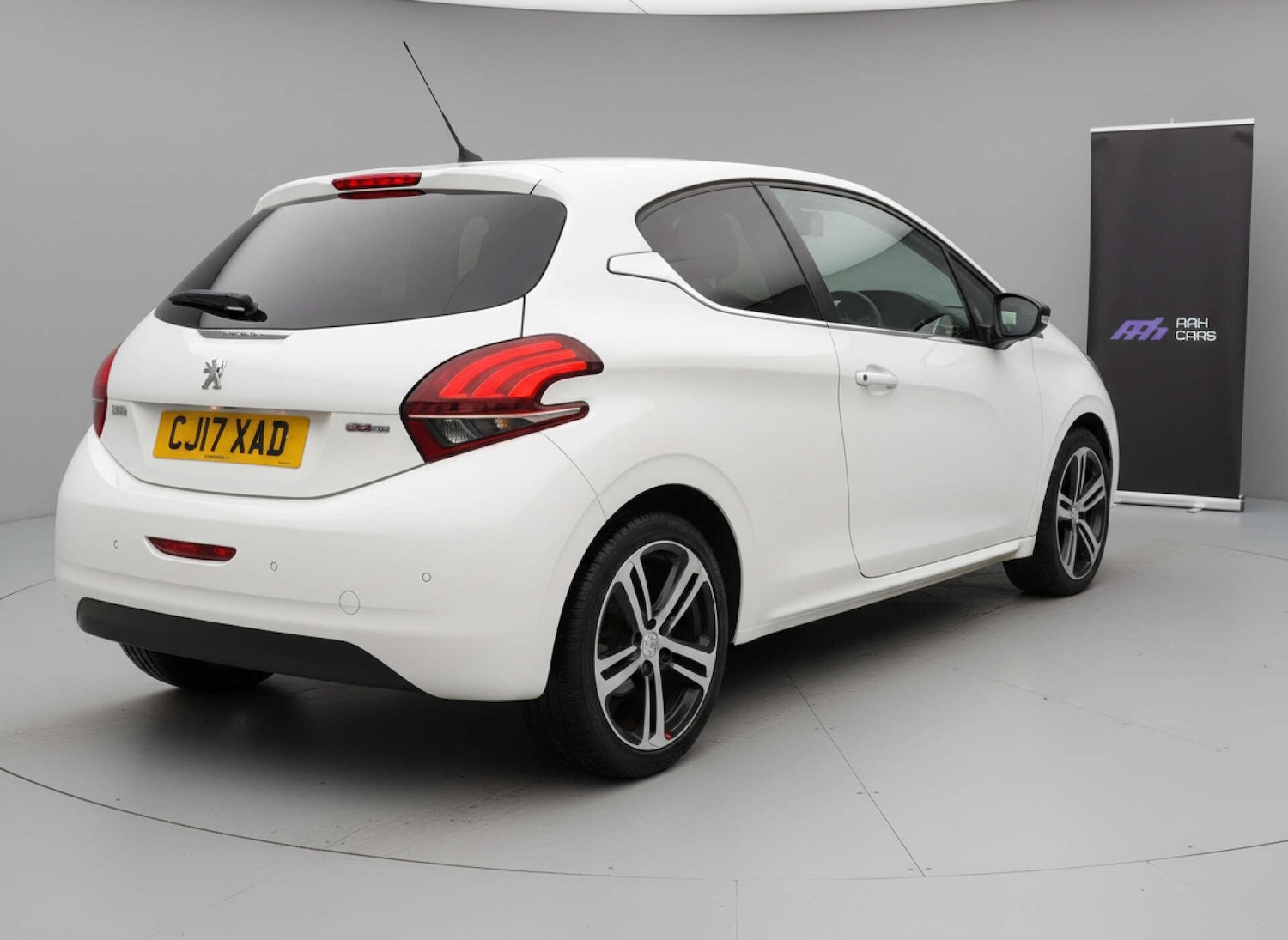 Used Peugeot 208 2017 for sale - 76688507: Photo 17