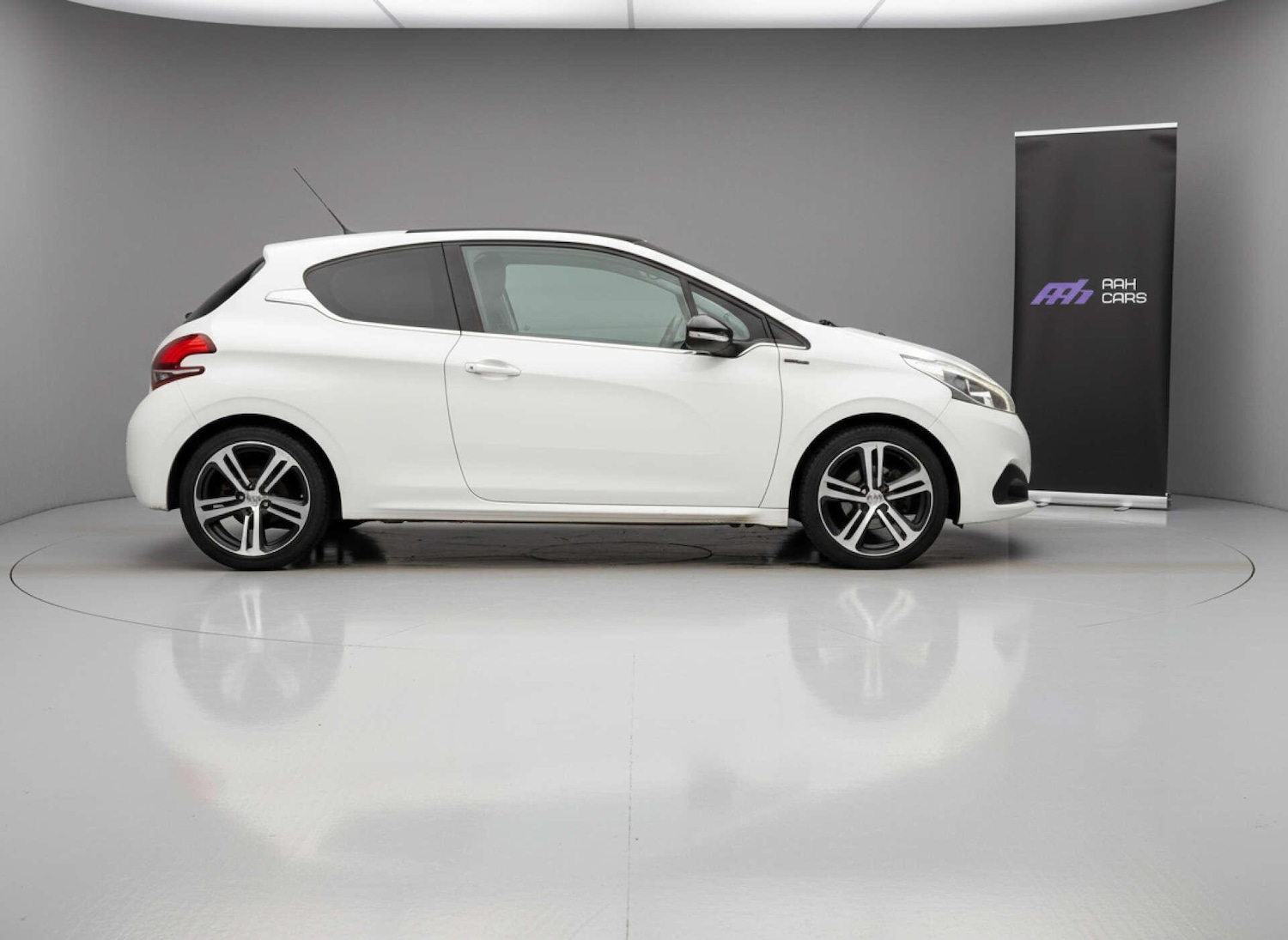 Used Peugeot 208 2017 for sale - 76688507: Photo 21