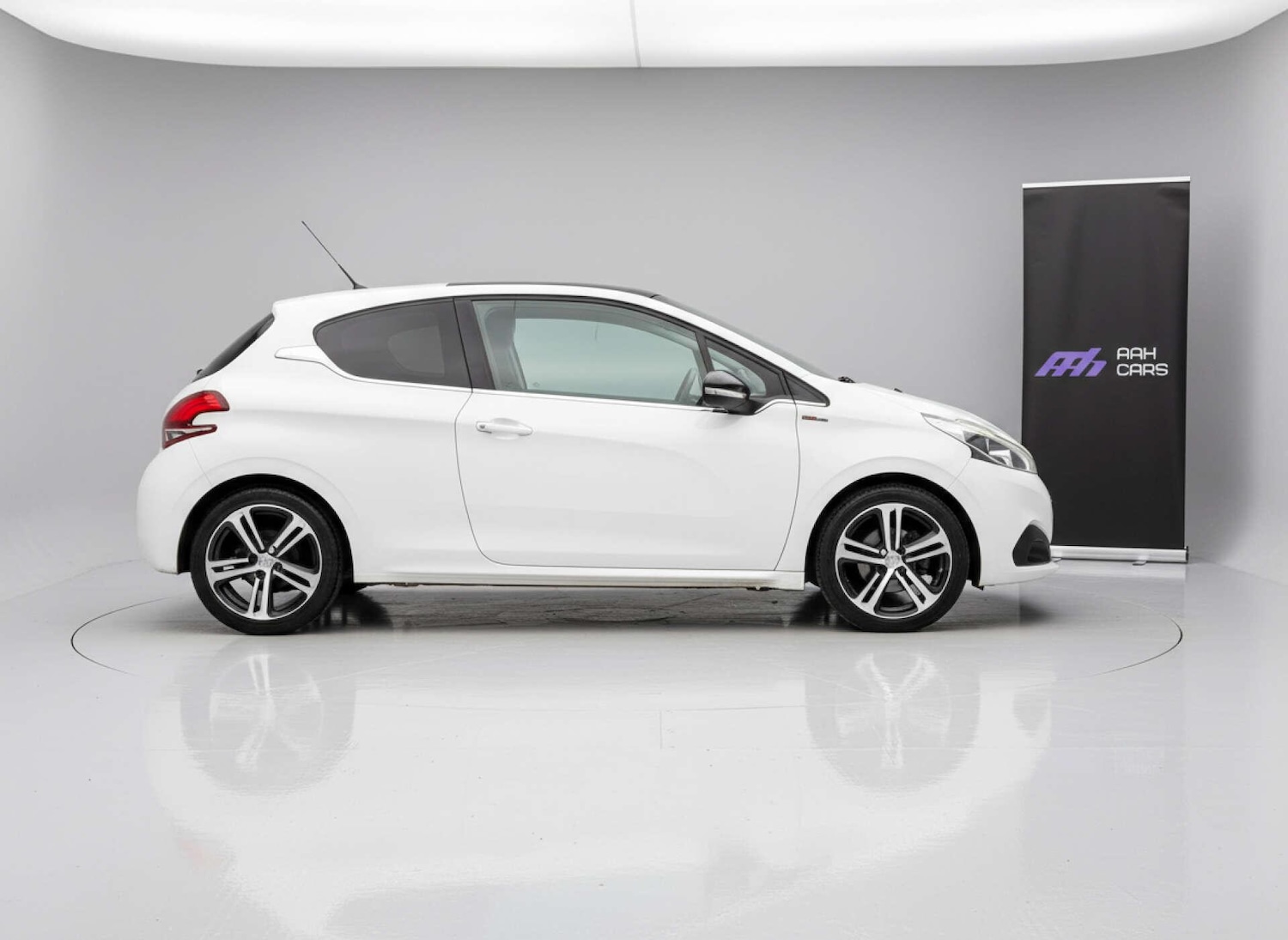Used Peugeot 208 2017 for sale - 76688507: Photo 24