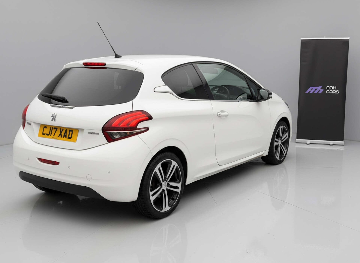 Used Peugeot 208 2017 for sale - 76688507: Photo 7