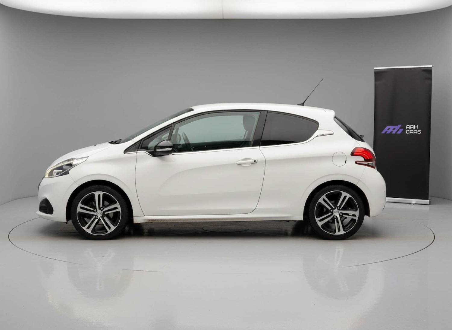 Used Peugeot 208 2017 for sale - 76688507: Photo 9