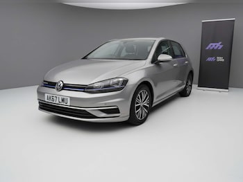 Used Volkswagen Golf 2017 for sale - 78755836: Photo