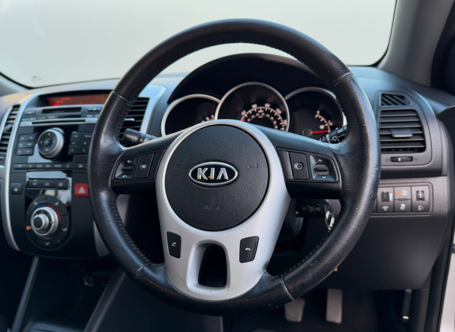 Used Kia Venga 2012 for sale - 76904936: Photo 12