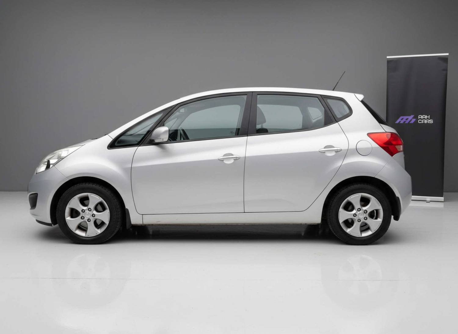 Used Kia Venga 2012 for sale - 76904936: Photo 9