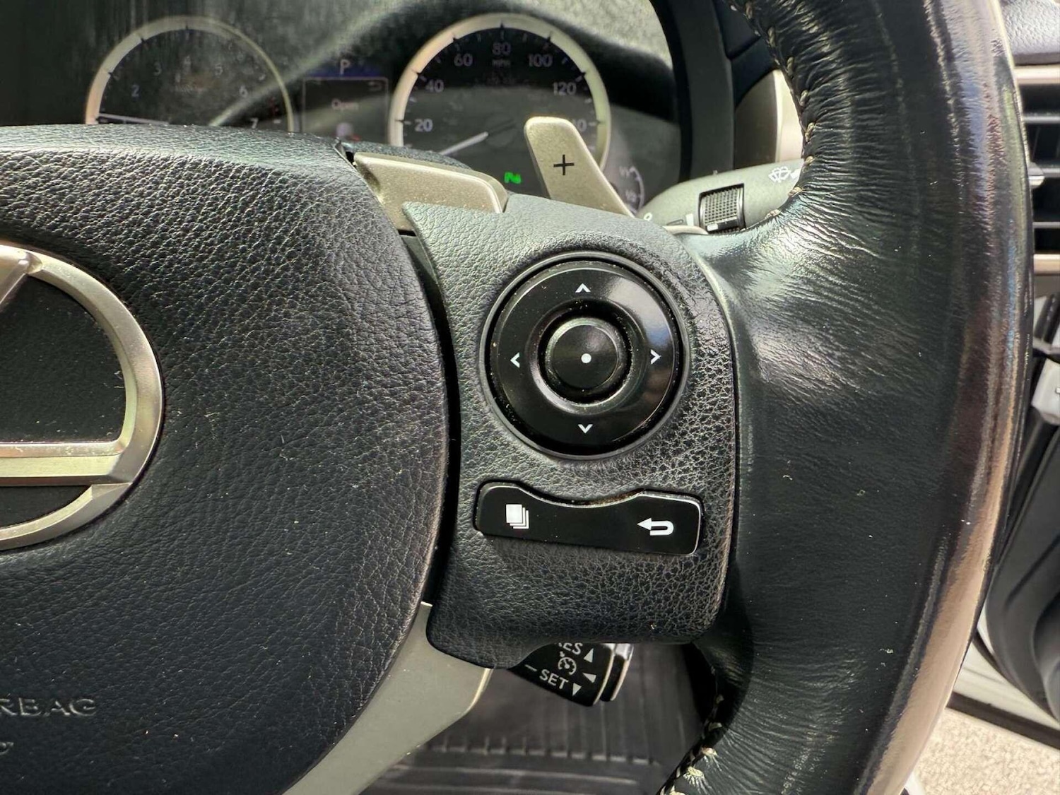 Used Lexus IS 2016 for sale - 75825886: Photo 32