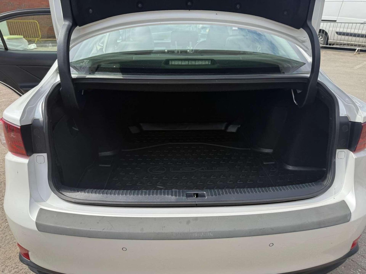 Used Lexus IS 2016 for sale - 75825886: Photo 39