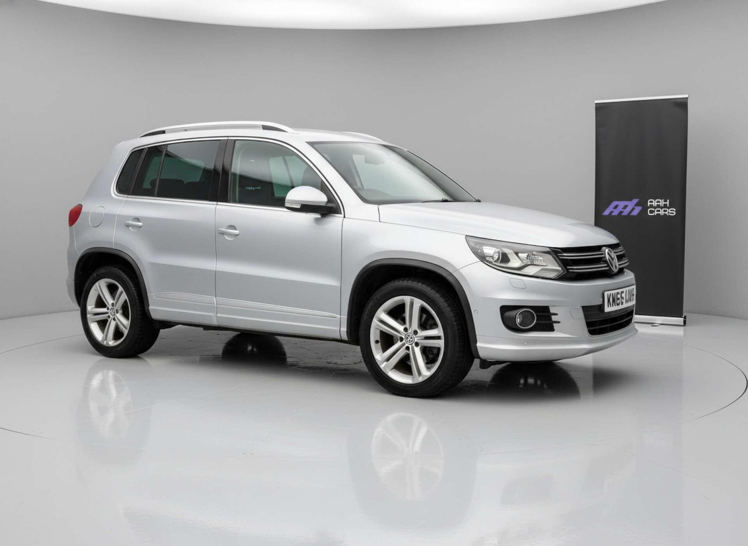 Used Volkswagen Tiguan 2015 for sale - 76260166: Photo 2