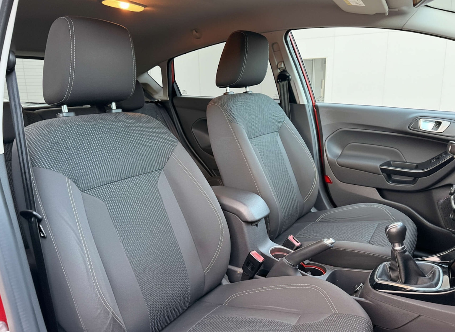 Used Ford Fiesta 2015 for sale - 76904938: Photo 13