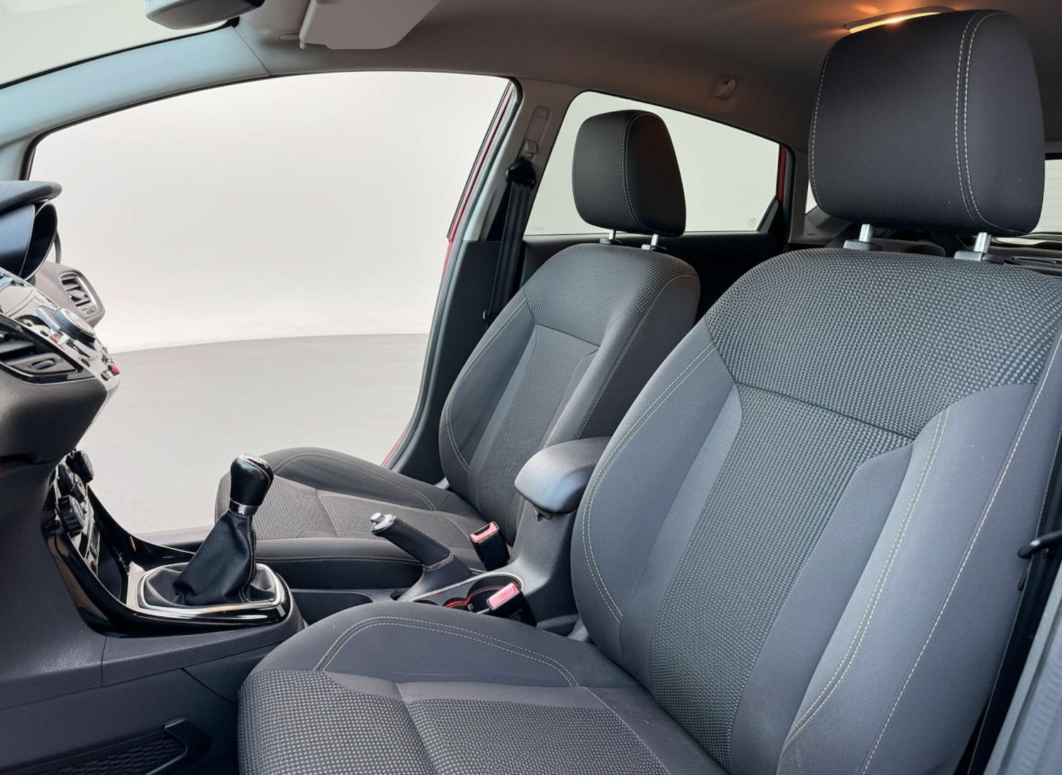 Used Ford Fiesta 2015 for sale - 76904938: Photo 17