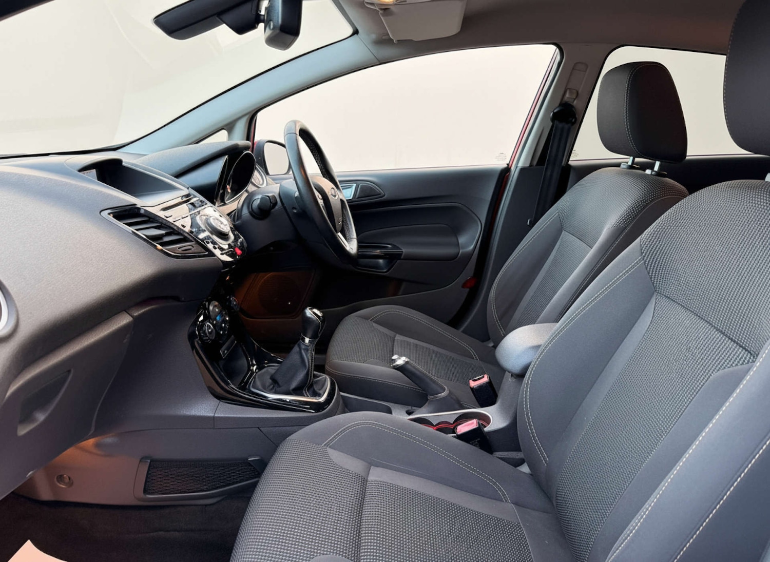 Used Ford Fiesta 2015 for sale - 76904938: Photo 19