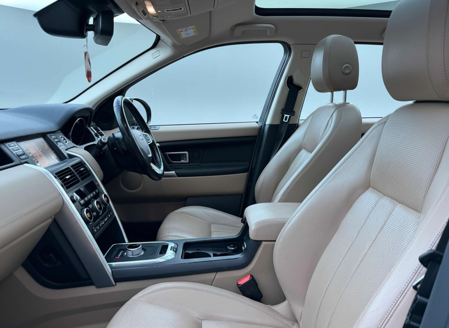 Used Land Rover Discovery Sport 2016 for sale - 76904937: Photo 10